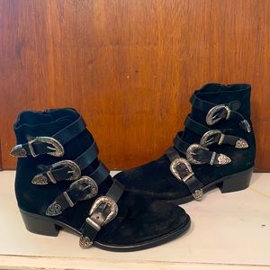 These are 💯 fabulous! 😎 Freebird by Steven.